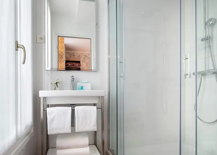 جاردان إيفل باريس