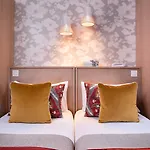 Jardins Eiffel Hotel Paris