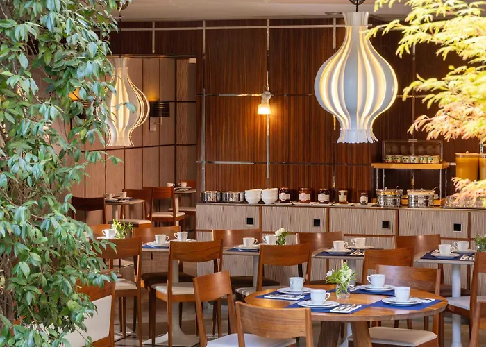 Hotel Jardins Eiffel 3*