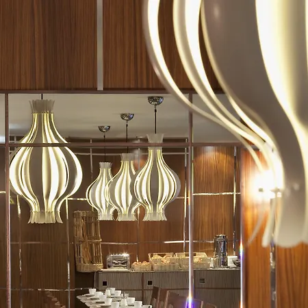 Hotel Jardins Eiffel 3*